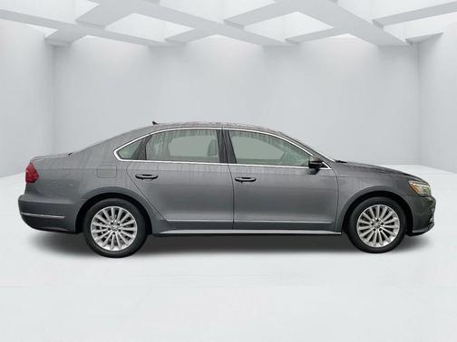 2017 Volkswagen Passat 1.8T SE