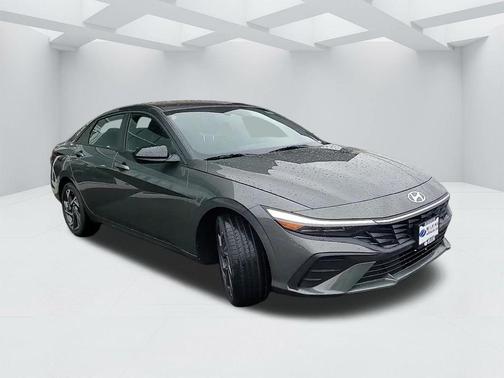 2025 Hyundai ELANTRA HEV SEL Sport