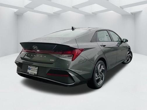 2025 Hyundai ELANTRA HEV SEL Sport
