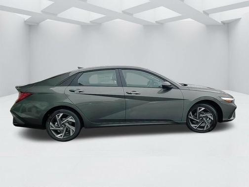 2025 Hyundai ELANTRA HEV SEL Sport