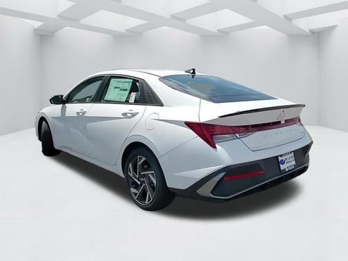 2025 Hyundai ELANTRA HEV SEL Sport