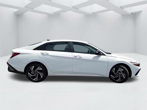 2025 Hyundai ELANTRA HEV SEL Sport