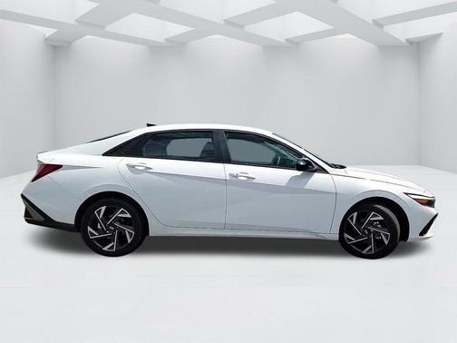 2025 Hyundai ELANTRA HEV SEL Sport