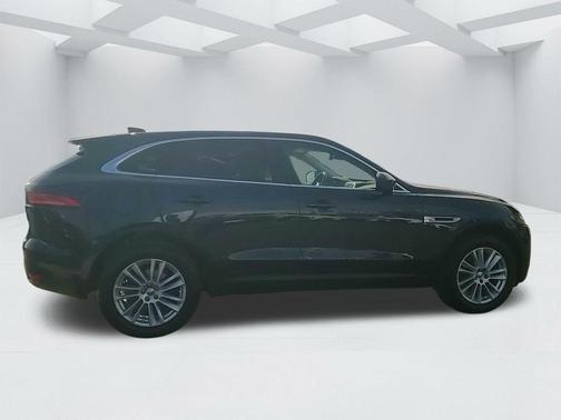 2017 Jaguar F-PACE 35t Prestige