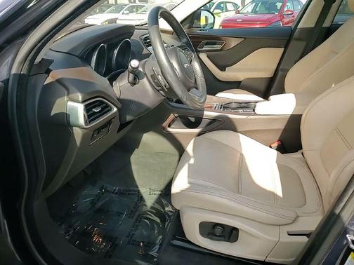 2017 Jaguar F-PACE 35t Prestige