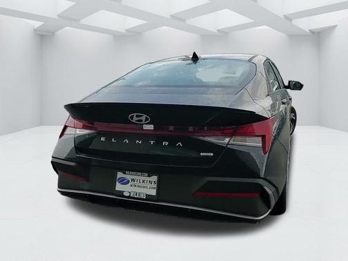 2025 Hyundai ELANTRA HEV SEL Sport