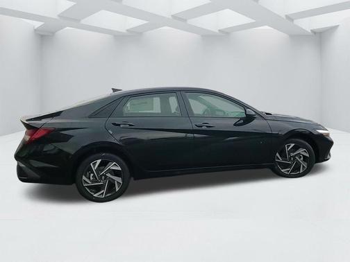 2025 Hyundai ELANTRA HEV SEL Sport