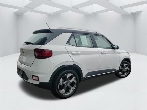 2024 Hyundai VENUE Limited