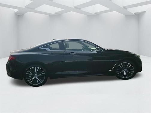 2017 INFINITI Q60 2.0T