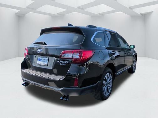 Crystal Black Silica 2017 Subaru Outback 3.6R Touring