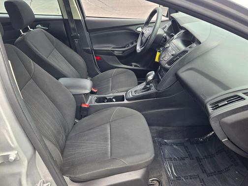 Ingot Silver 2018 Ford Focus SE