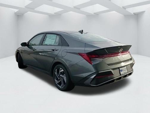 2025 Hyundai ELANTRA HEV SEL Sport