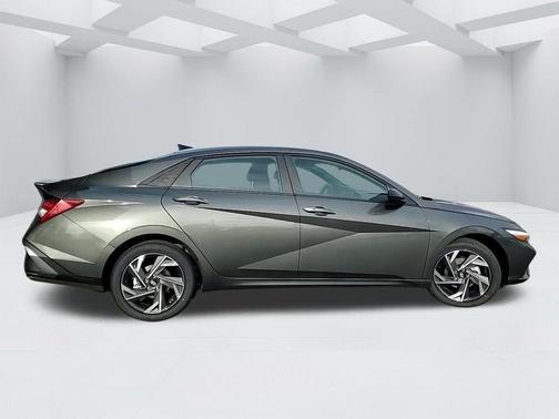 2025 Hyundai ELANTRA HEV SEL Sport