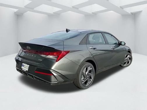 2025 Hyundai ELANTRA HEV SEL Sport