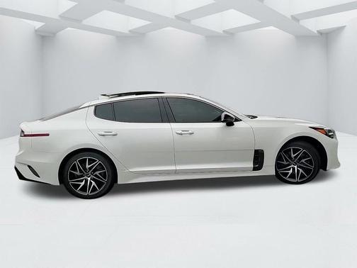 2022 Kia Stinger GT-Line
