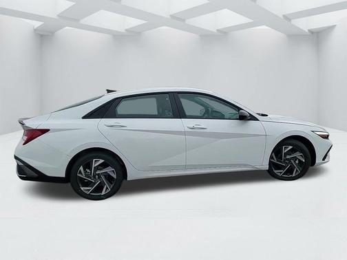 2025 Hyundai ELANTRA HEV SEL Sport
