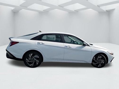 2025 Hyundai ELANTRA HEV SEL Sport