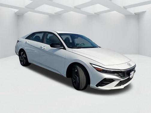 2025 Hyundai ELANTRA HEV SEL Sport