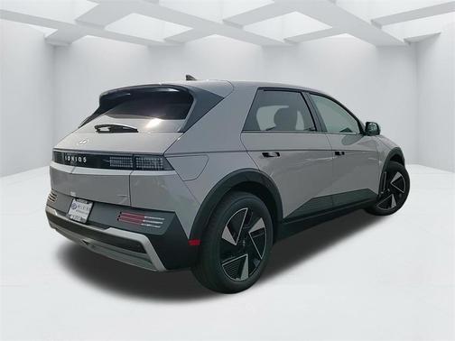 2025 Hyundai IONIQ 5 SE