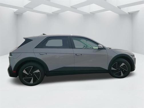 2025 Hyundai IONIQ 5 SE