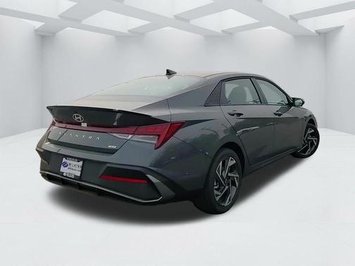 2025 Hyundai ELANTRA HEV SEL Sport