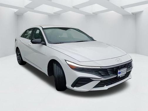 2025 Hyundai ELANTRA HEV SEL Sport
