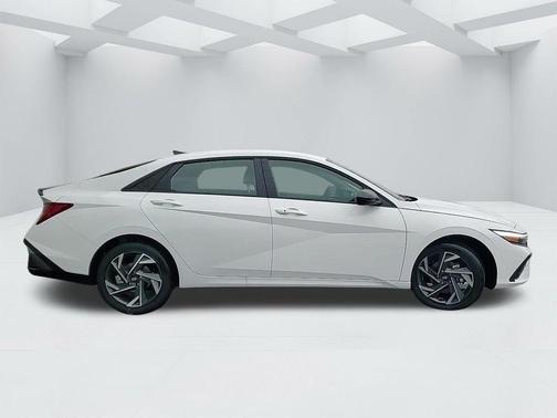 2025 Hyundai ELANTRA HEV SEL Sport