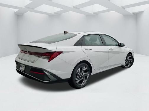 2025 Hyundai ELANTRA HEV SEL Sport