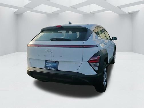 2025 Hyundai KONA SE