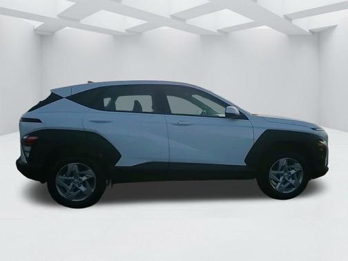 2025 Hyundai KONA SE