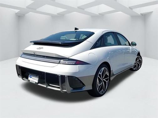 2025 Hyundai IONIQ 6 SEL