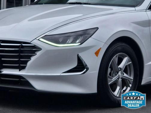 White 2023 Hyundai SONATA SE