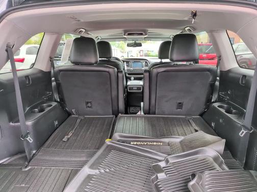 Midnight Black Metallic 2016 Toyota Highlander Limited