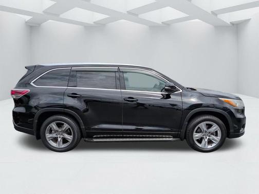 Midnight Black Metallic 2016 Toyota Highlander Limited