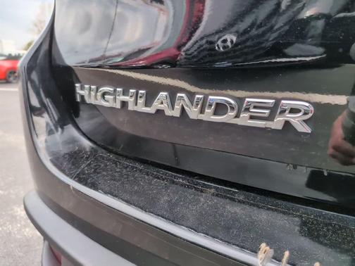 Midnight Black Metallic 2016 Toyota Highlander Limited