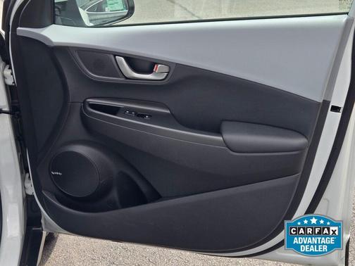 Chalk White 2021 Hyundai KONA Limited