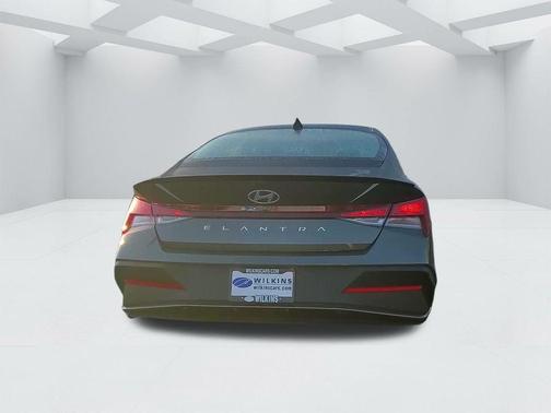 2026 Hyundai ELANTRA SEL