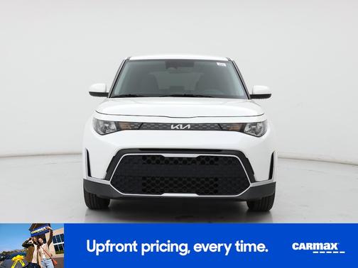 White 2023 Kia Soul LX