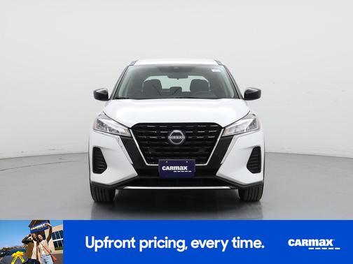 White 2022 Nissan Kicks S