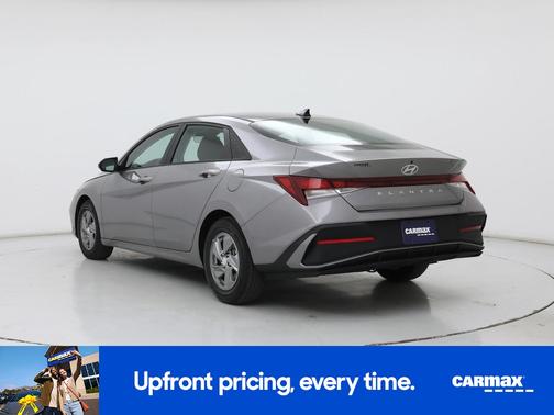 2024 Hyundai ELANTRA SE