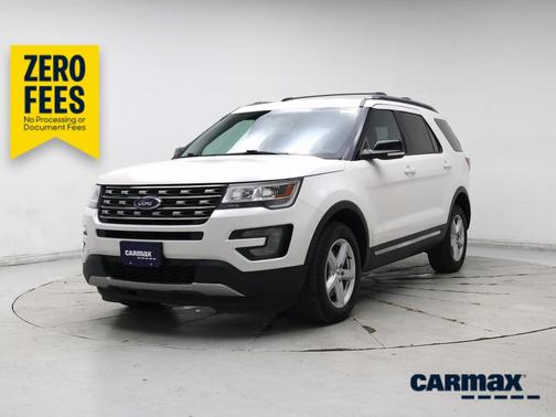 White 2017 Ford Explorer XLT