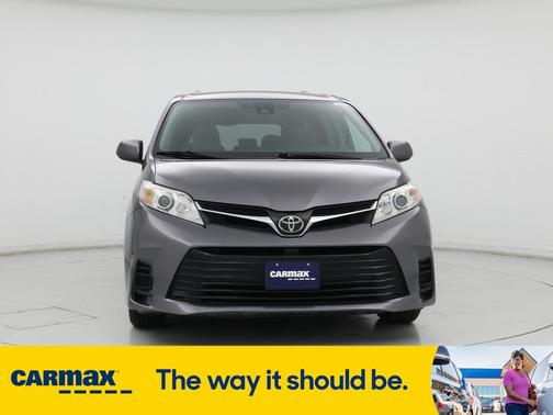 2018 Toyota Sienna LE