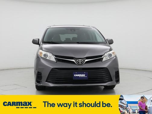 2018 Toyota Sienna LE