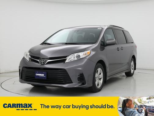 2018 Toyota Sienna LE