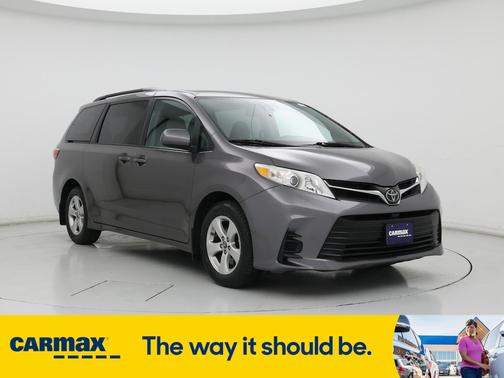 2018 Toyota Sienna LE
