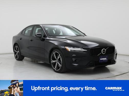 Black 2025 Volvo S60 B5 Plus