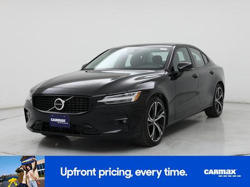 Black 2025 Volvo S60 B5 Plus