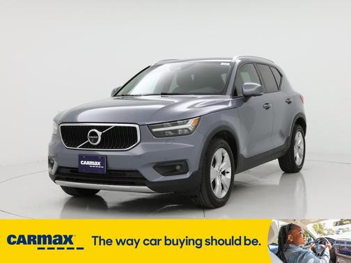 2021 Volvo XC40 T5 Momentum