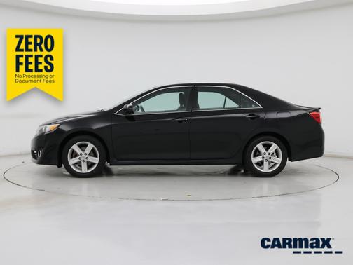 Black 2014 Toyota Camry SE