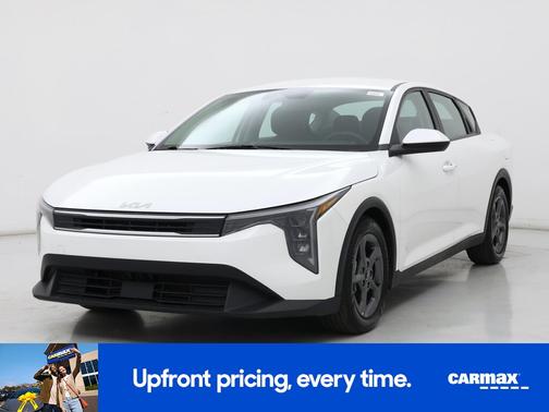 White 2025 Kia K4 LXS